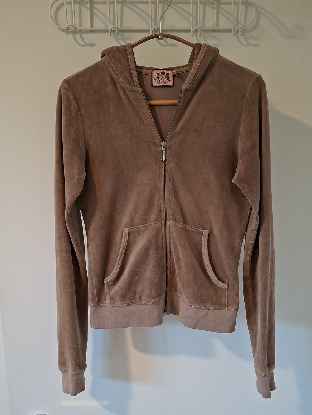 Juicy Couture Vintage/Y2K-esque Tan/Beige Velour Cropped Hoodie (Size S)